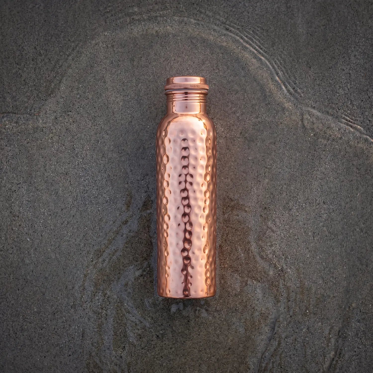 The Copper Bottle – Hammered Edition